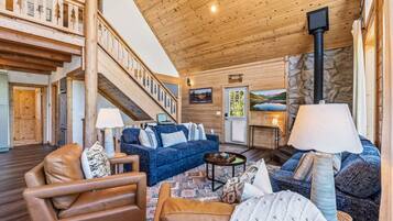 Smart TV, fireplace, table tennis