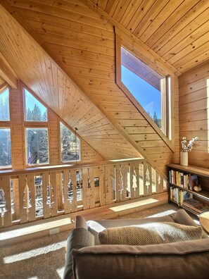 Interior - Custom Craftsman Chalet🏡Fenced Yard for Pets🍃Aspens, Hot Tub 💰$0 Cleaning & Pet Fee (Fairplay)