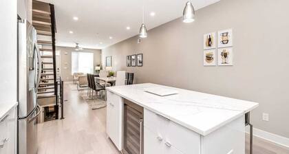 Fabulous Open Concept 4Bedroom w/RoofDeck! Sleep10