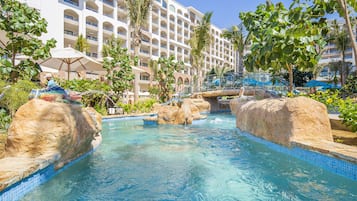 5 piscinas externas, guarda-sóis, espreguiçadeiras