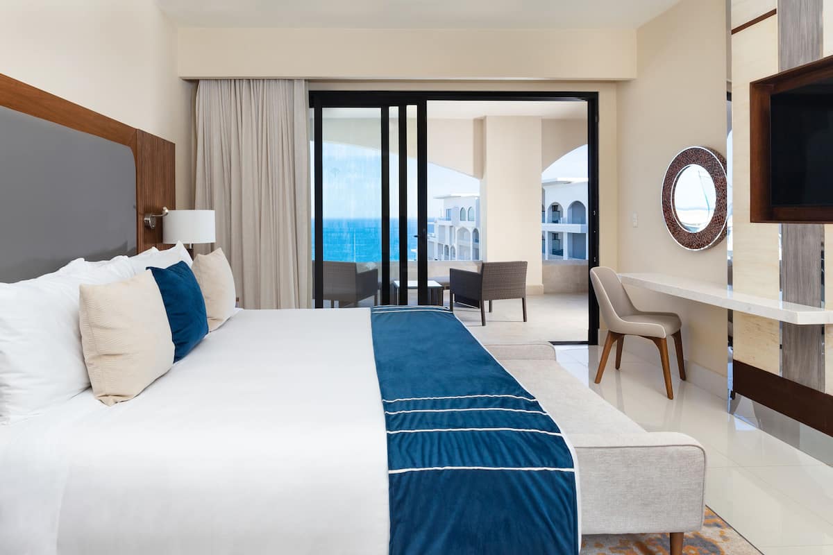 Premium bedding, down duvets, in-room safe, desk