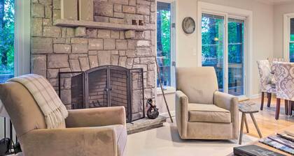 Highlands Home w/ Fireplace, Views, & Trails!