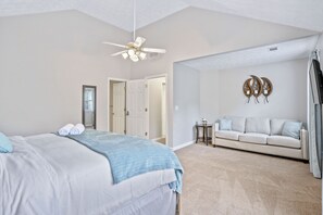 3 bedrooms, iron/ironing board, WiFi, bed sheets - Elegant Hilltop Living | 3BR | Mins to Downtown (Lithonia)