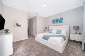 3 bedrooms, iron/ironing board, WiFi, bed sheets