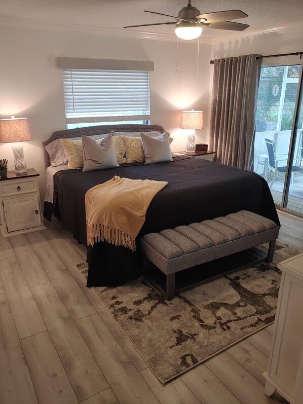 2 habitaciones, escritorio, tabla de planchar con plancha y wifi gratis 