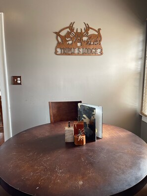Dining - Triple S Lodge at Quivira (Hudson)