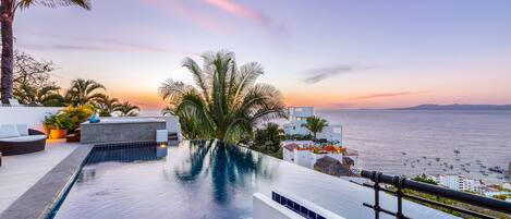 Outdoor pool, an infinity pool