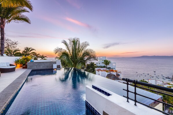 Outdoor pool, an infinity pool