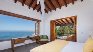 6 bedrooms, in-room safe, iron/ironing board, WiFi (free)