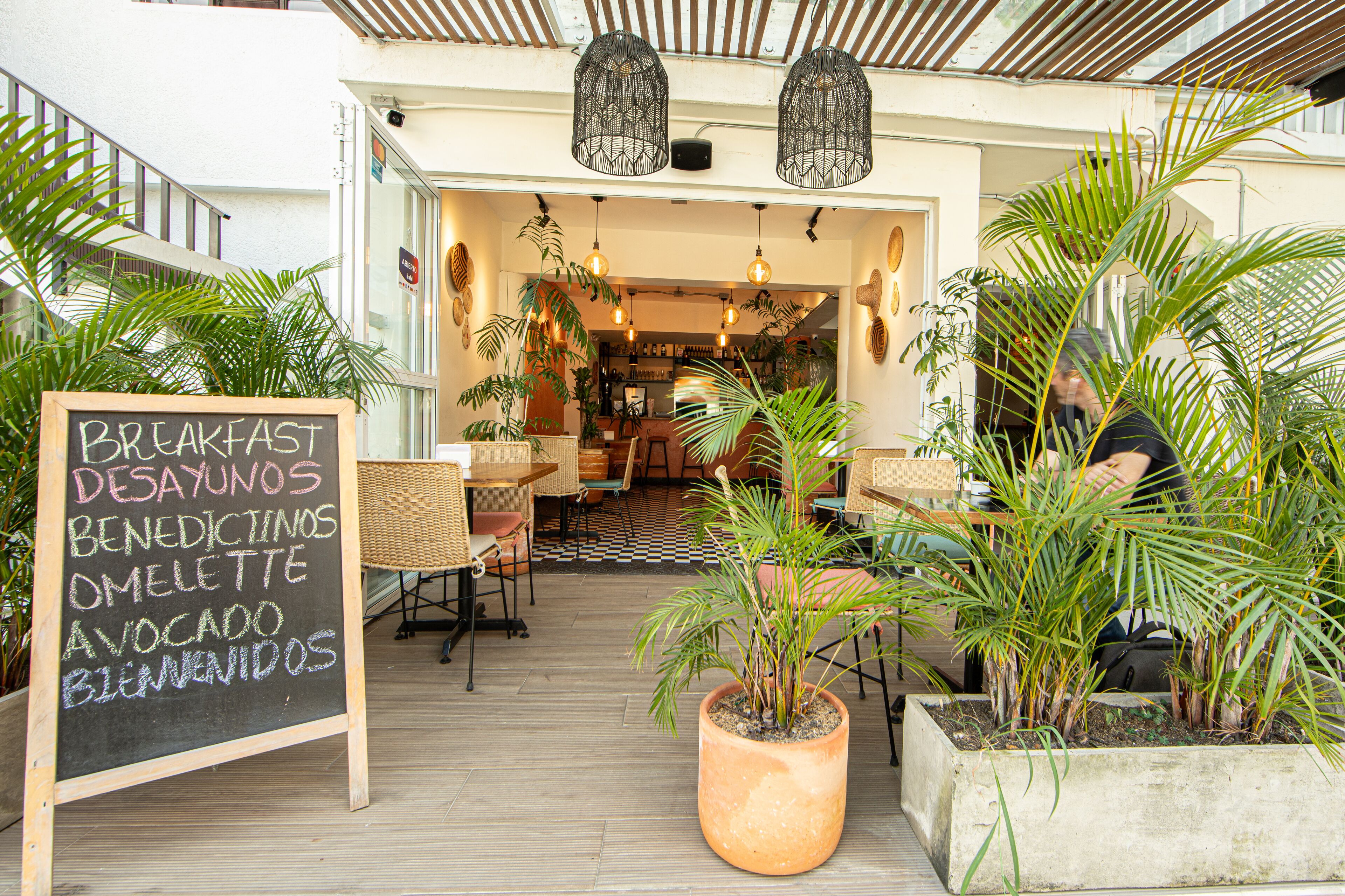 breakfast, lunch, dinner served; local and international cuisine