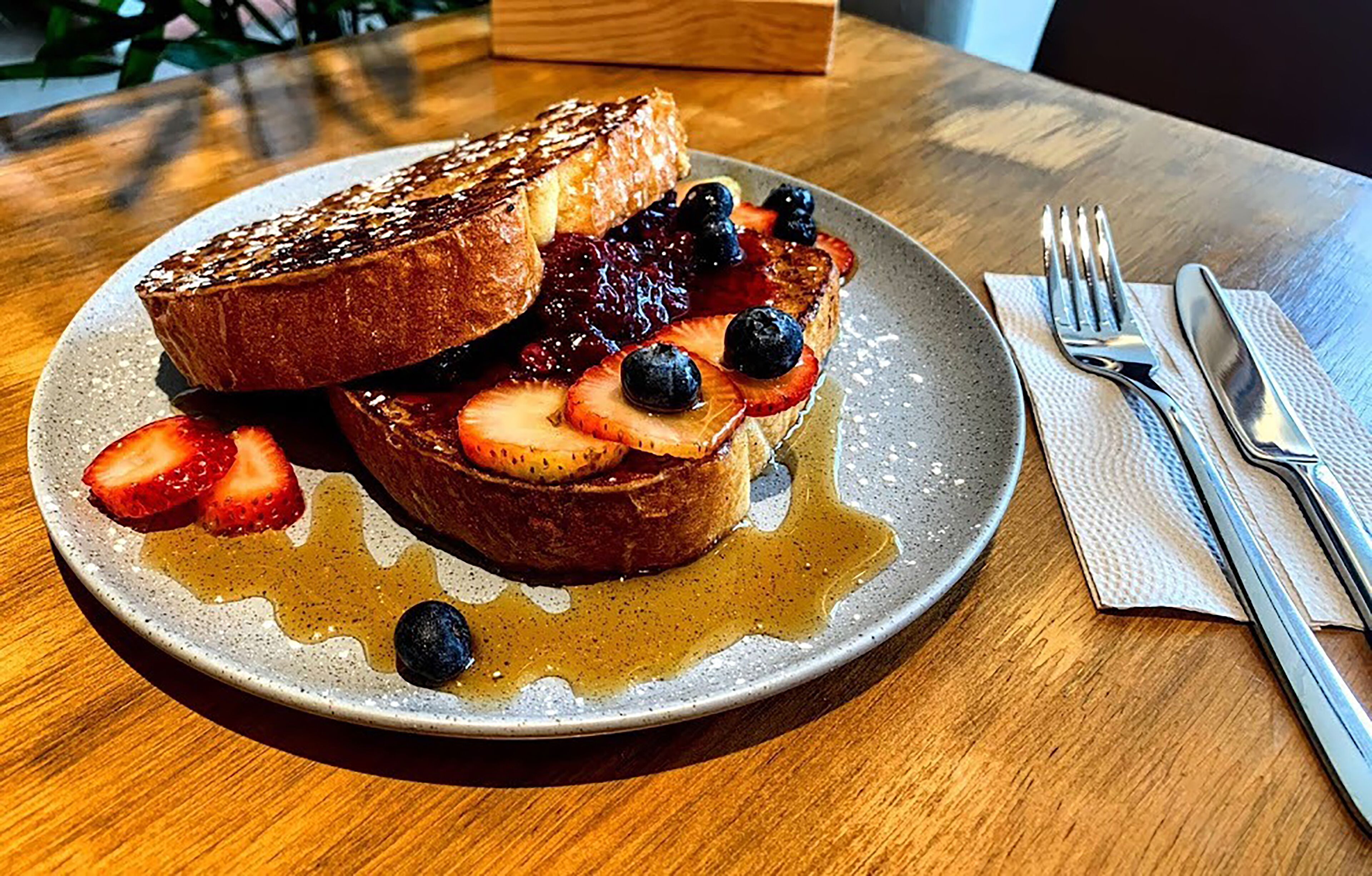 free daily cooked-to-order breakfast