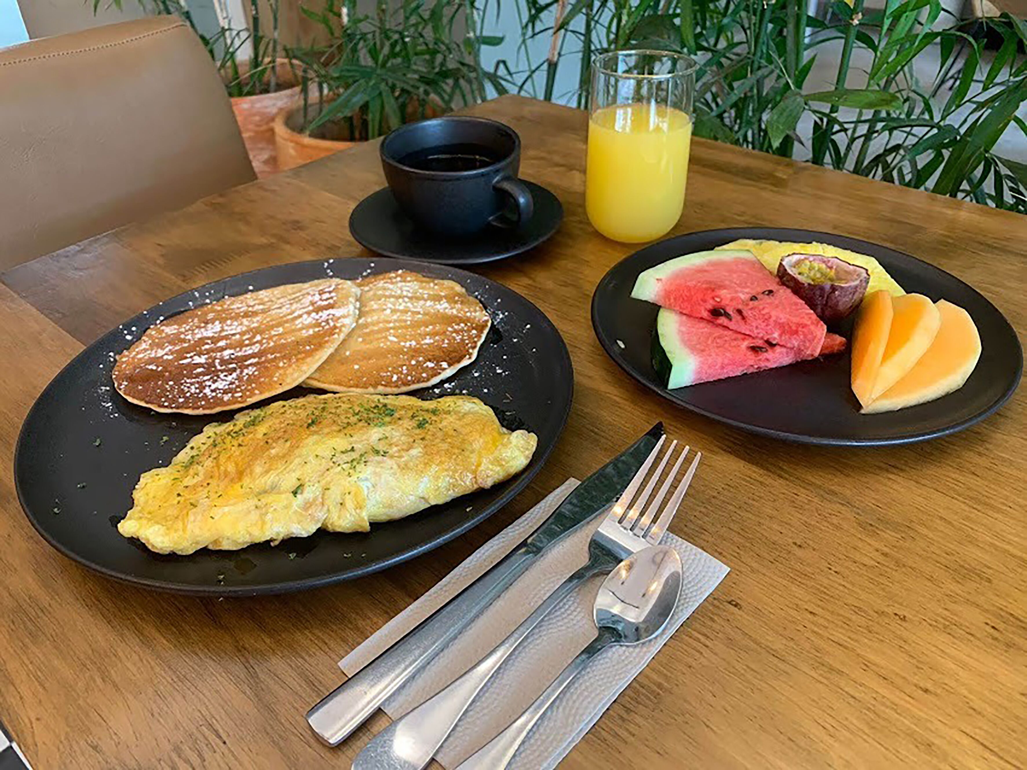 free daily cooked-to-order breakfast