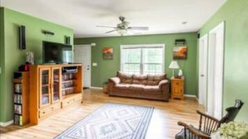 Smart TV, fireplace, video games