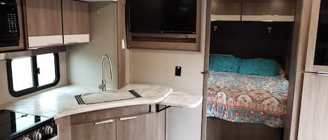 1 Schlafzimmer, Reisekinderbett, kostenloses WLAN, Bettwäsche