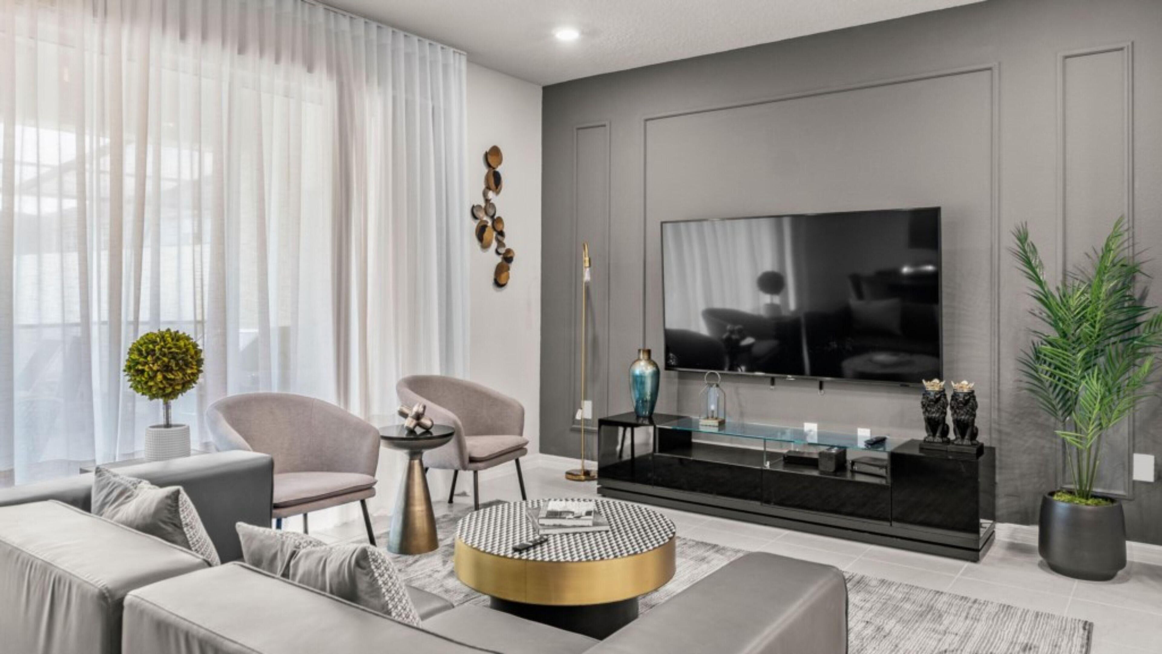 Townhome, 5 Bedrooms | Living room