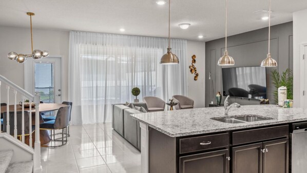 Nhà liên kế, 5 phòng ngủ | Bếp riêng