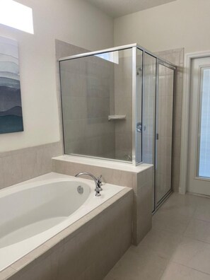 House, 6 Bedrooms | Bathroom | Towels - Windsor Island Resort 1661 (Davenport)