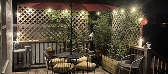 Calm Tide on Ann Street, mid century modern.  Walk to downtown.   No pets.  