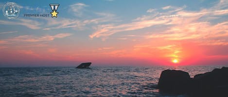 靠近海滩、沙滩椅