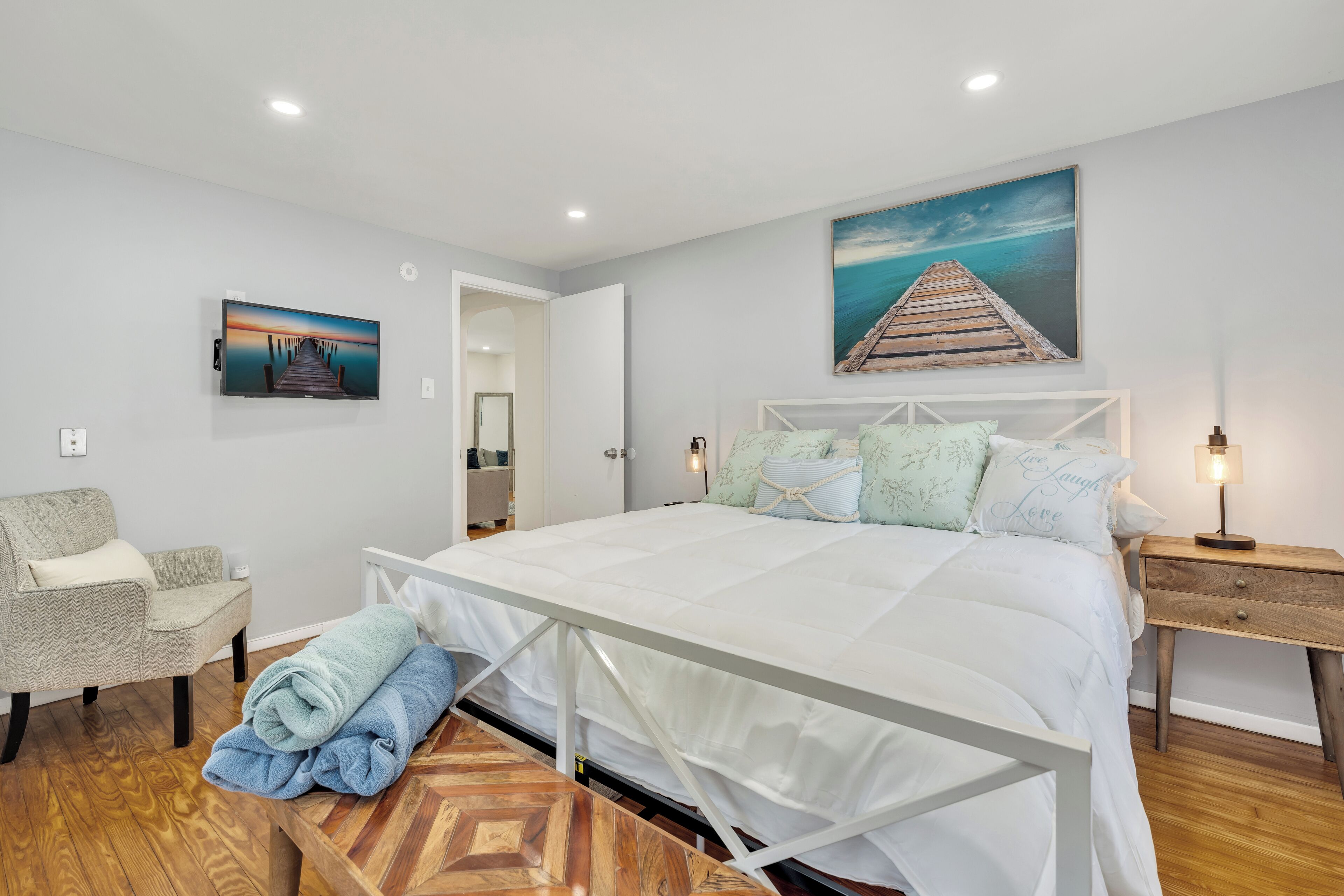 2 bedrooms, desk, iron/ironing board, free WiFi