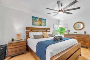 2 habitaciones, tabla de planchar con plancha y cuna de viaje 