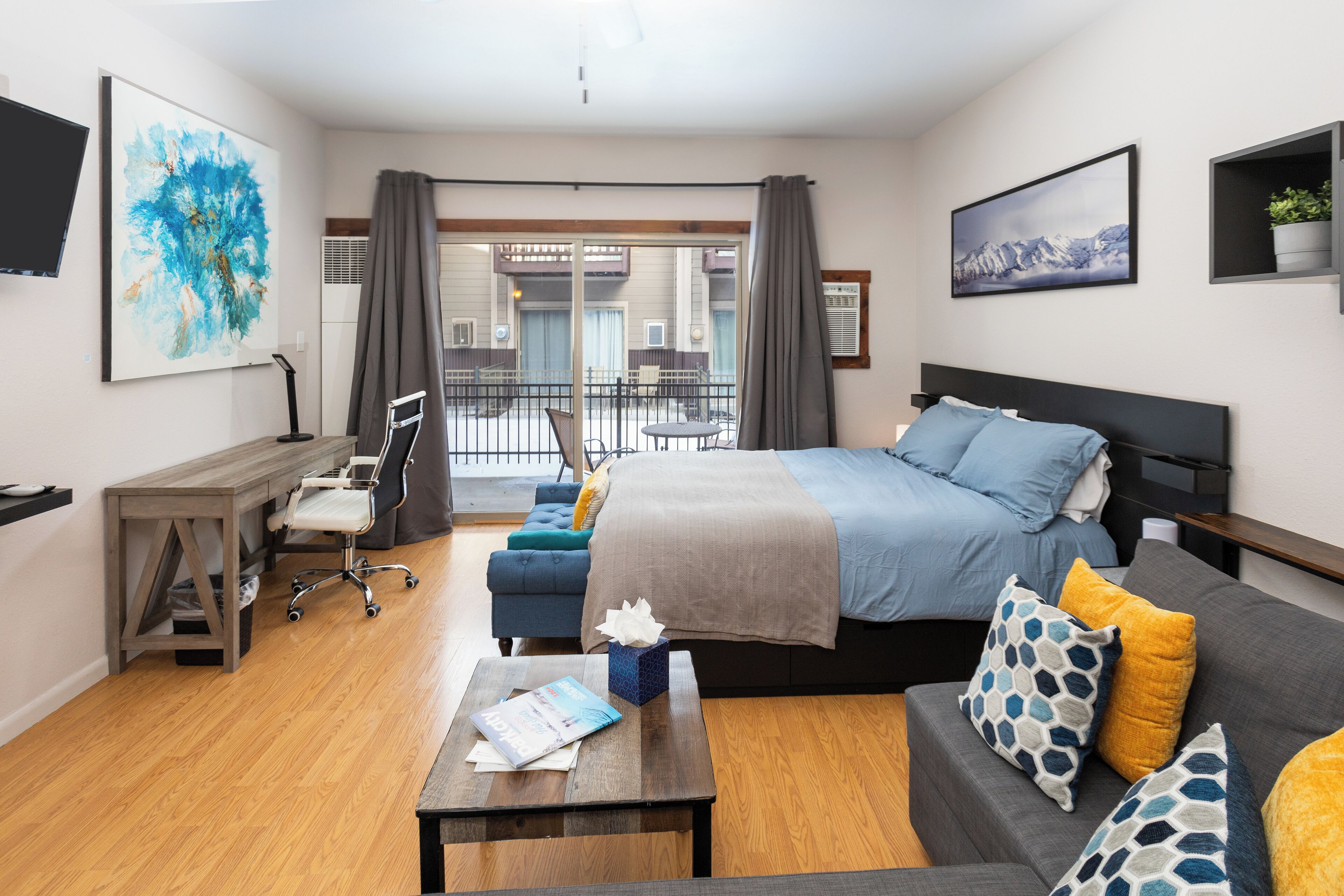 1 habitación, tabla de planchar con plancha, wifi gratis y ropa de cama 