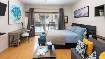 1 habitación, tabla de planchar con plancha, wifi gratis y ropa de cama