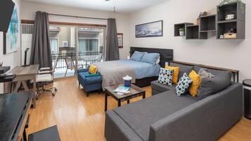 1 habitación, tabla de planchar con plancha, wifi gratis y ropa de cama