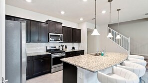 Townhome, 5 Bedrooms | Private kitchen