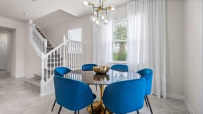 Townhome, 5 Bedrooms | In-room dining