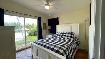 3 slaapkamers, een bureau, een strijkplank/strijkijzer, gratis wifi