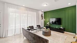 Townhome, 5 Bedrooms | Living room - Solterra Resort 7435 (Davenport)