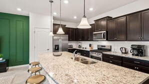 Townhome, 5 Bedrooms | Private kitchen - Solterra Resort 7435 (Davenport)