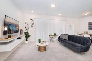 Townhome, 5 Bedrooms | Living area