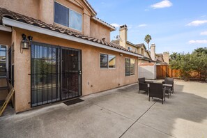 Exterior - Spacious High Ceilings 5br/3bath. SF Bay Area (Hayward)