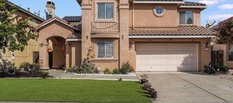 Heart of the Bay • 8 Beds • Private Yard • Garage
