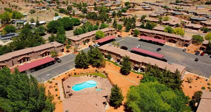 Townhome in Kanab, Utah with Peaceful Surroundings, Plenty of Hiking, Pool and H