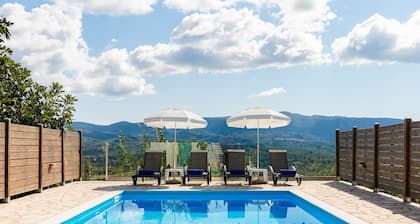 Villa Dinos - Ferienhaus mit privatem Schwimmbad zu vermieten in Korfu