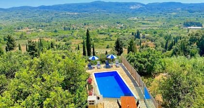 Villa Dinos - Ferienhaus mit privatem Schwimmbad zu vermieten in Korfu