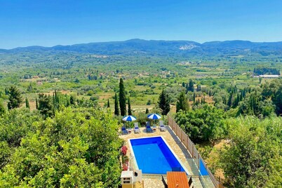 Villa Dinos - Holiday House Rental with private swimming pool in Corfu