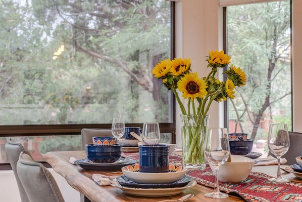 Dining - Enjoy The Private Yard, Red Rock Views, Blue Skies, Hot Tub-Near Trails! (Sedona)