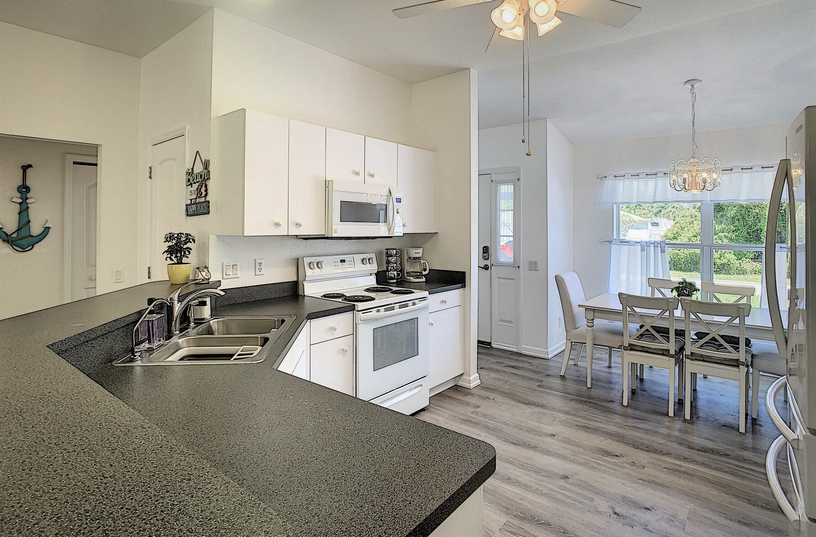 NEW! Cozy Gem near Mineral Springs & Beaches