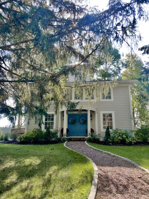 Exterior - Beautiful Modern Cottage with Private Lake Access (Skaneateles)