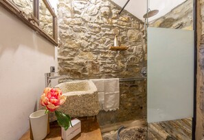 Bathroom - Ca' del Gallo - Monferrato (Fabbrica Curone)