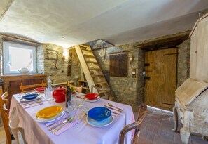 Dining - Ca' del Gallo - Monferrato (Fabbrica Curone)