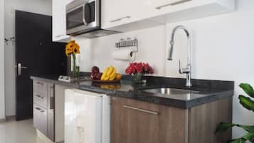Basic Suite | Private kitchen