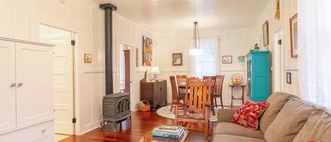 Smart-tv en een open haard