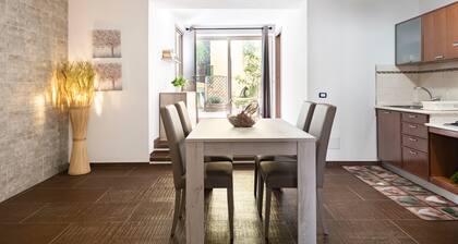 Apartment "DaMaria" with Shared Garden, A/C & Wi-Fi