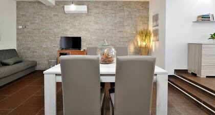 Apartment "DaMaria" with Shared Garden, A/C & Wi-Fi