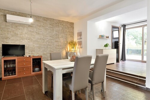 Apartment "DaMaria" with Shared Garden, A/C & Wi-Fi